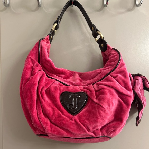 Juicy Couture Pink and Black Shoulder Bag with Heart Charm - Picture 2 of 7